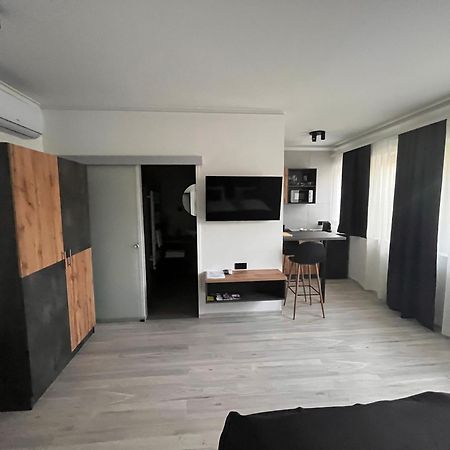 Varkapu Apartmanok 2 久洛 外观 照片