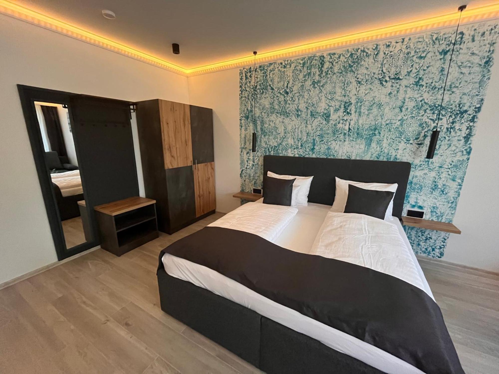 Varkapu Apartmanok 2 久洛 外观 照片